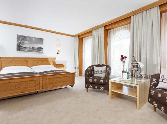 92_Hotel Edelweiss - Schoene Aussichten Touristik - Hotel-Edelweiss-DZ-Grand-Luxe